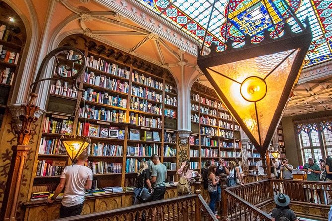 Harry Potter and Lello Bookshop Tour : Highlights and Hidden Gems - Clerigos Tower and the city’s big landmarks