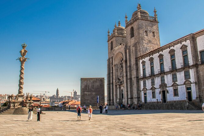 Historic Porto by Private Electric Tuk Tuk to Top Landmarks - São Bento Station and the city’s grand center