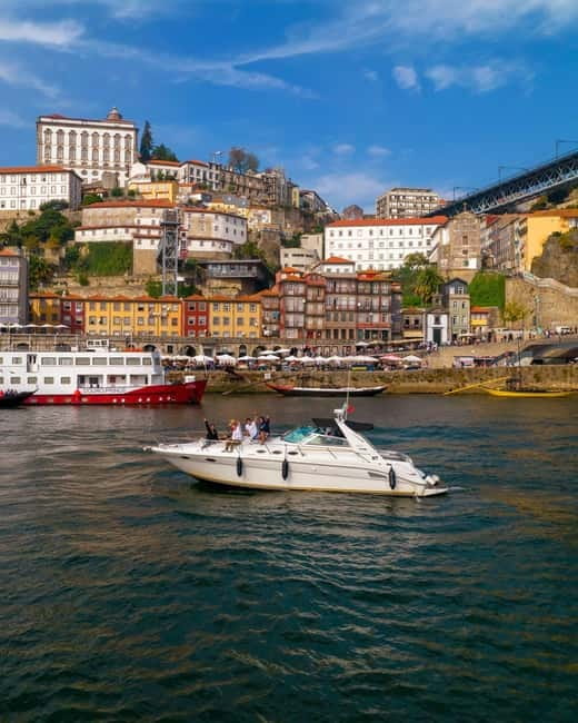 Luxury Douro Yacht Tour: Scenic Views & Complimentary Drinks - What your private yacht time feels like