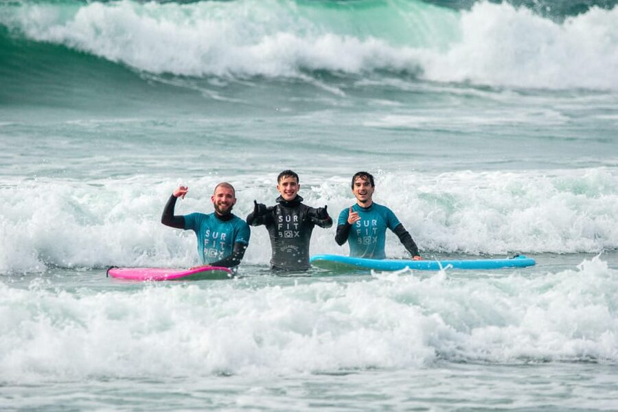 Matosinhos: Best surf Lesson with all equipment - The teaching style and language options