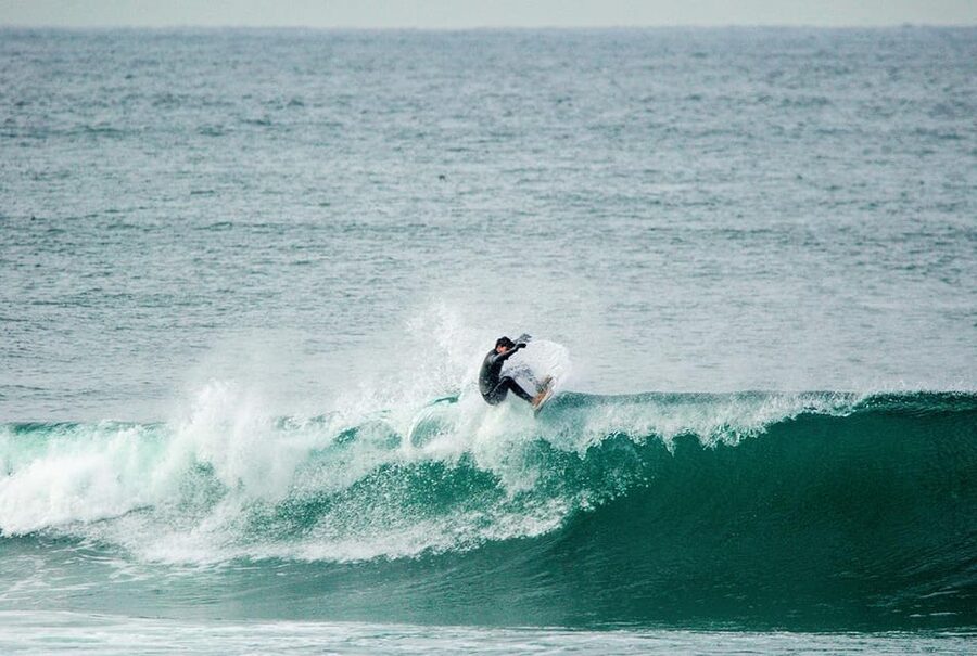 Matosinhos: Best surf Lesson with all equipment - Timing, equipment, and practical comfort