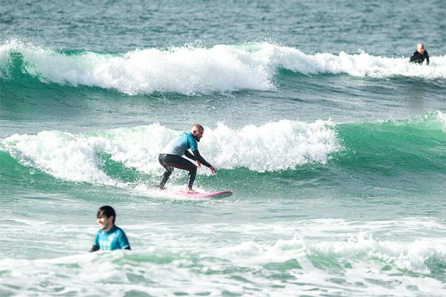 Matosinhos: Best surf Lesson with all equipment - The main strengths and limitations