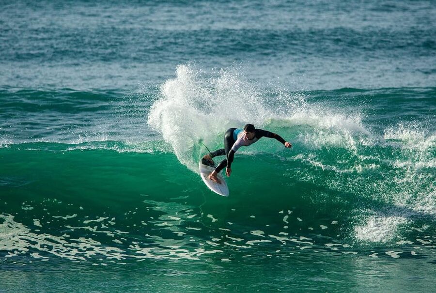 Matosinhos: Best surf Lesson with all equipment - What happens at the Surfitbox school