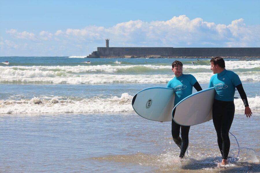 Matosinhos: Surfing Lesson with Equipment - Who will enjoy this lesson most?