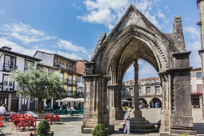 Minho Tour Private (Braga and Guimarães) Full Day - Guimarães Castle and the first royal story