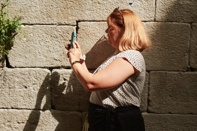 Mobile Photography through Porto hidden streets - Starting at São Bento Railway Station