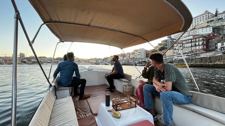Passeio Barco 6 Pontes Douro com degustação vinho do Porto - Is $41 good value?