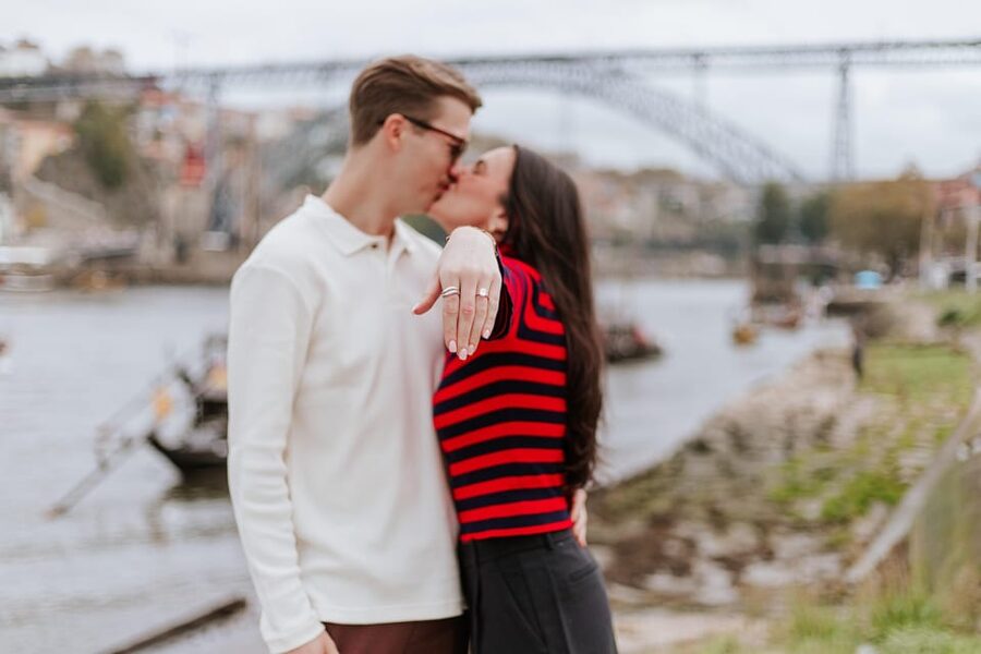 Photoshoot in Porto - Walking down toward Ribeira