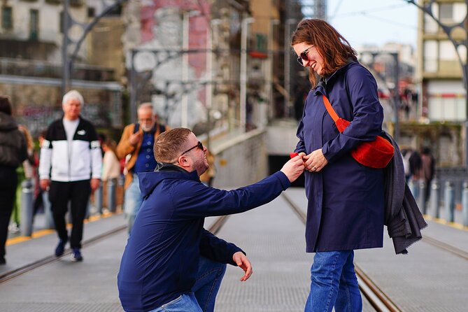 Photoshoot Unforgettable in Porto - Couple or Single - The Private Format and the One-Hour Limit