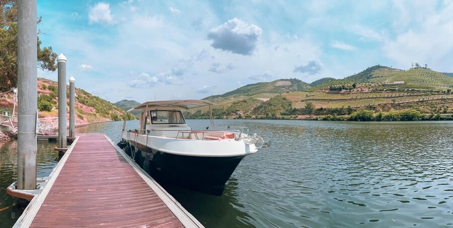 Pinhão: 1 Hour SUNSET Cruise with Sparkling Wine - A quiet hour on the Douro from Pinhão