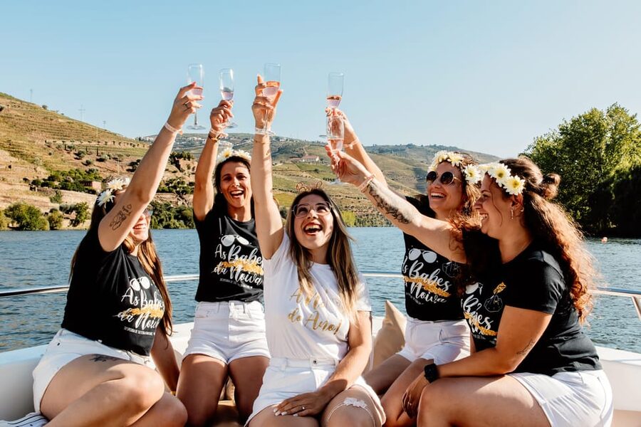 Pinhão: 1 Hour SUNSET Cruise with Sparkling Wine - FAQ