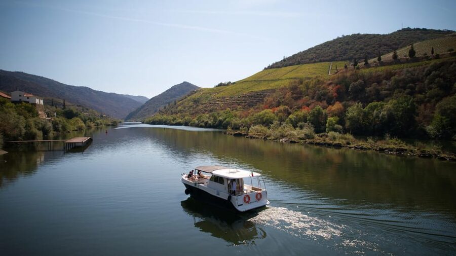 Pinhão: 1 Hour SUNSET Cruise with Sparkling Wine - What the hour actually feels like