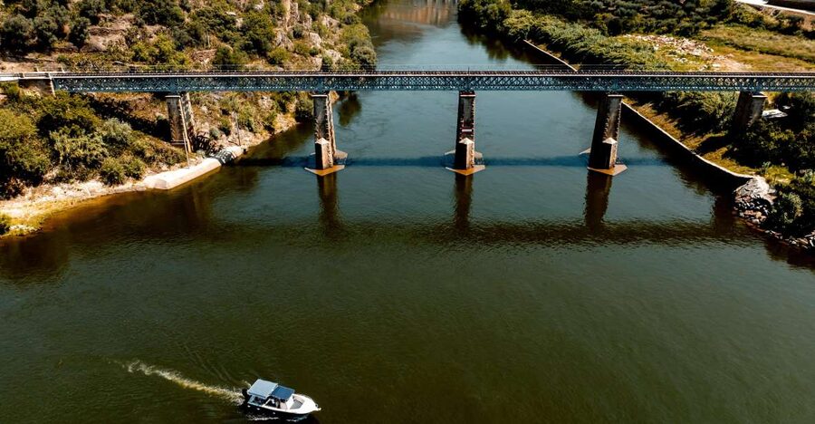 Pinhão: Douro River Boat Tour with Lunch - Meeting at the Deltatur Pier