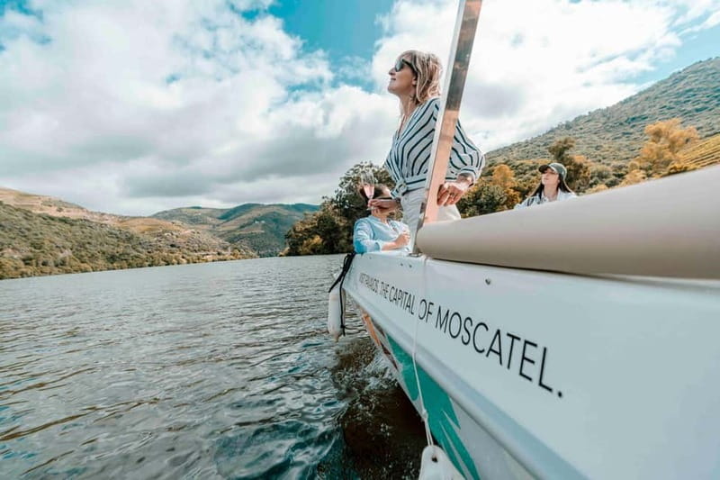 Pinhão: Douro River Solar Boat Tour with Wine Tasting - Who should book this Douro boat ride?