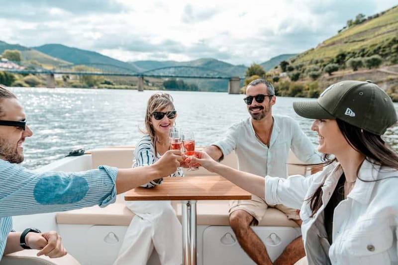Pinhão: Douro River Solar Boat Tour with Wine Tasting - Why the solar boat changes the mood
