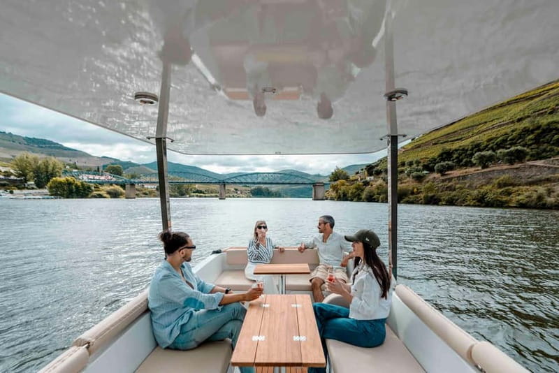 Pinhão: Douro River Solar Boat Tour with Wine Tasting - Finding Daurum Solar Boats from the station