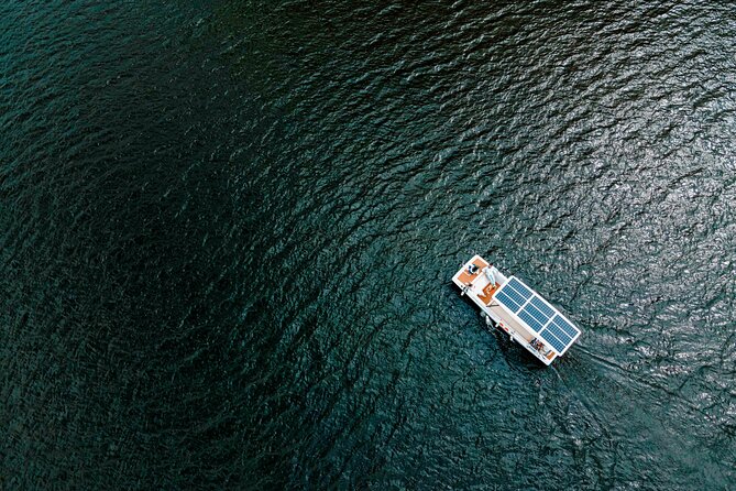 Pinhão: Electric Boat Experience 1h - Taste of Two Wines - The One-Hour Route from Pinhão