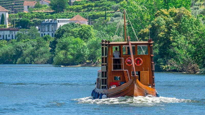 Pinhão: Rabelo Boat Cruise with a Port Tasting at a Winery - Boarding at Companhia Turística do Douro