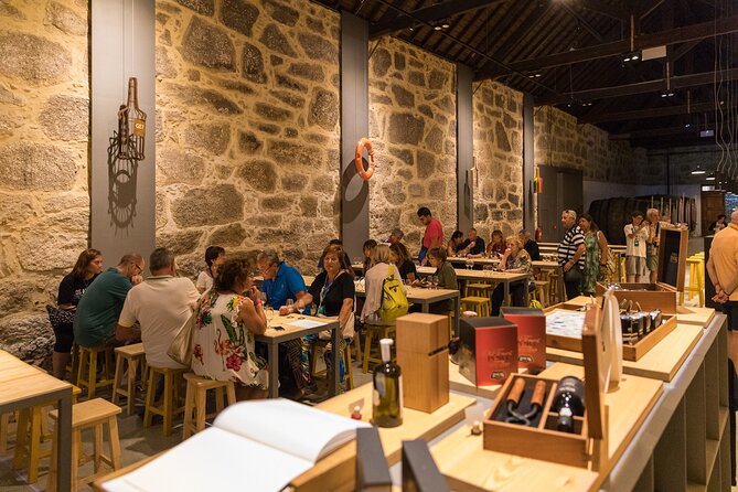 Poças Guided Visit and Wine Tasting of 3 Port Wines - Food pairing is more than a few crackers