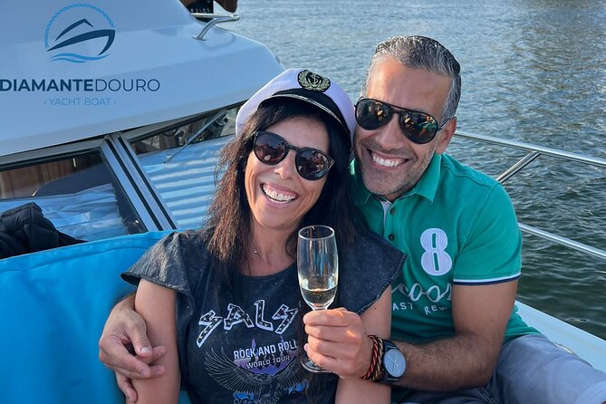 Port : 6 Bridges Cruise With Sunset option & Port wine - Drinks, blankets, and the small-boat feel