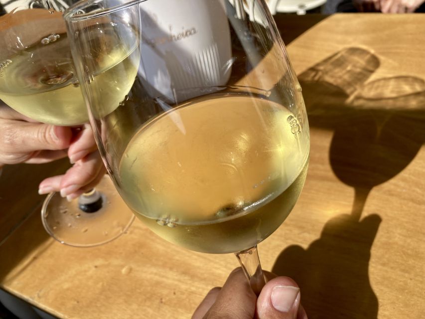 Port wine & wine walking tour with culture - max 8 pax - Walking down to Ribeira and the Douro