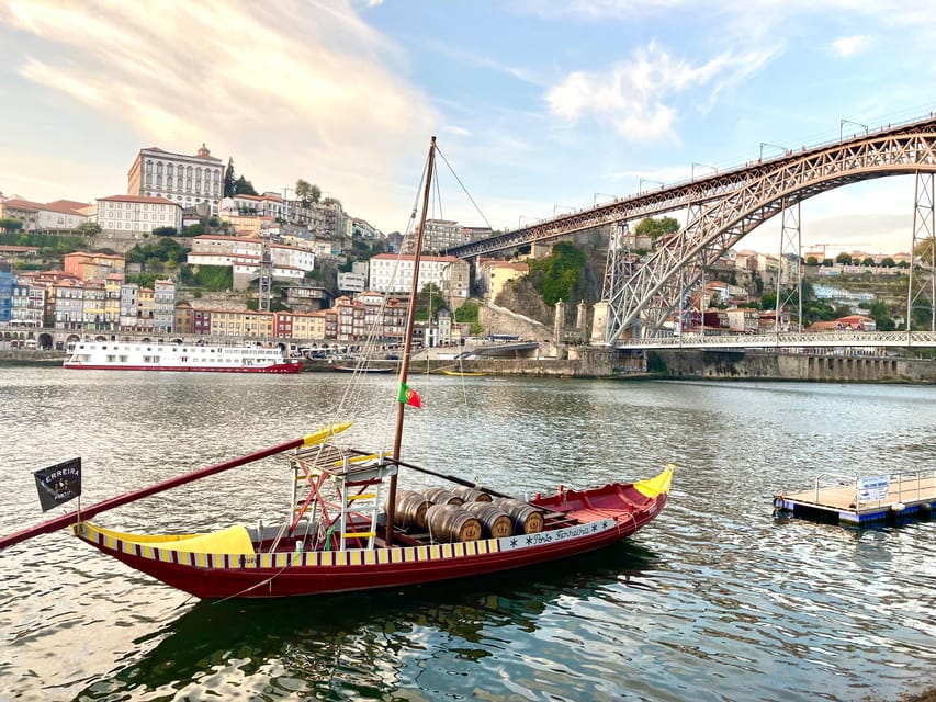 Port wine & wine walking tour with culture - max 8 pax - Crossing Dom Luís Bridge for the best river views