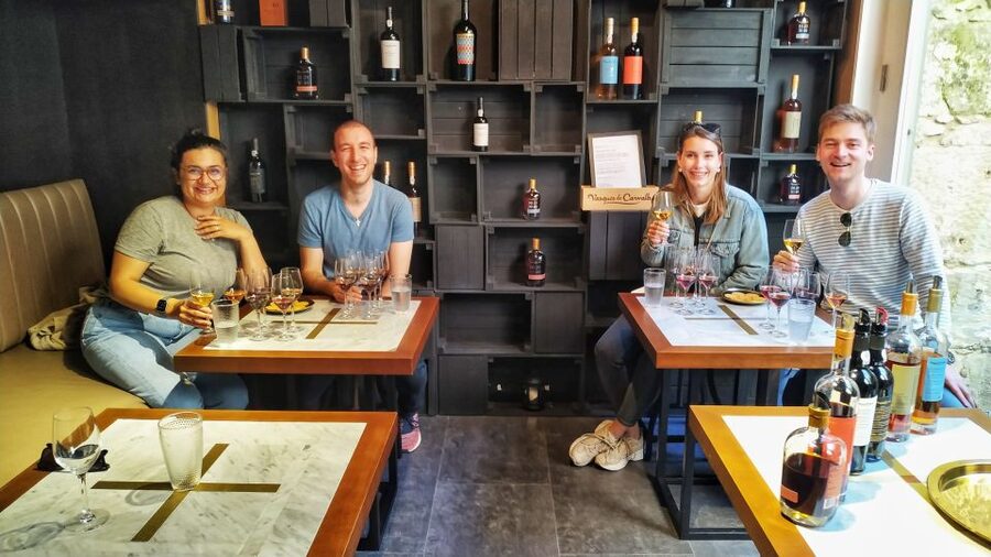 Port wine & wine walking tour with culture - max 8 pax - Finishing with three Ports at a family-owned producer