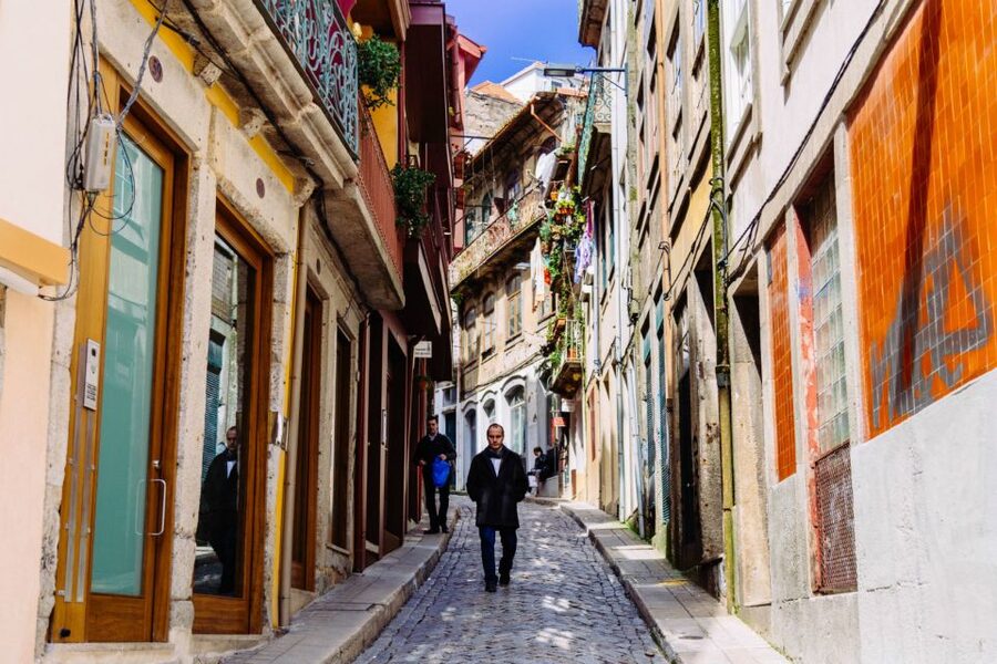 Porto: 2.5-Hour Private City Tour Off the Beaten Track - Rua das Flores, where Porto’s center gets personal