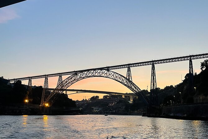 Porto: 2h Private Tour (1 to 6 people) on the Douro River with a local - Starting at Marina do Freixo