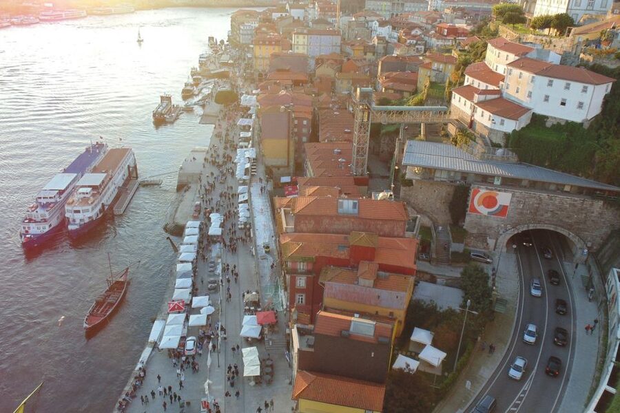 Porto: 3-Hour Downtown Walking Tour - Clérigos Church and Porto’s changing center