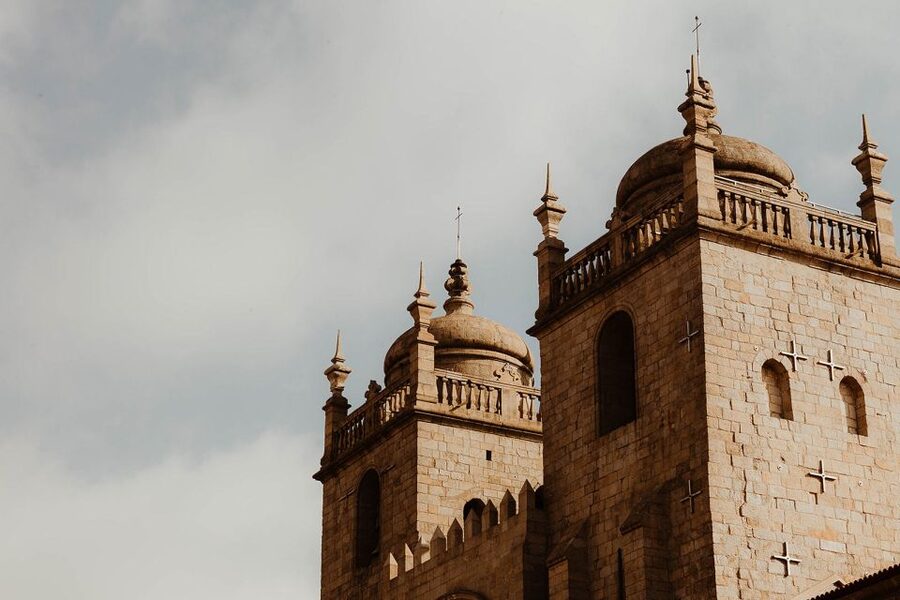 Porto: 3-Hour Guided Walking Tour - Walking through Ribeira’s old streets