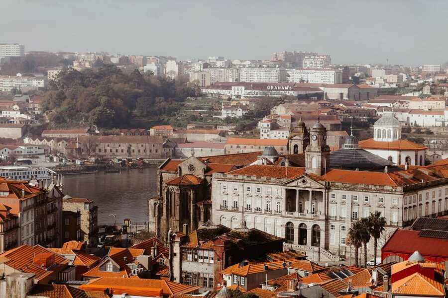 Porto: 3-Hour Guided Walking Tour - Clerigos Tower and the old city jail