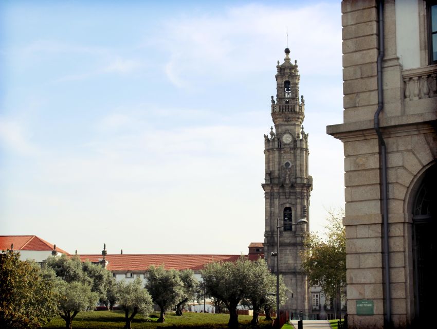 Porto: 3-Hour Walking City Tour & Lello Bookstore Visit - São Bento Station: Porto’s grand opening scene