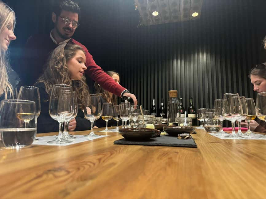 Porto: 5 Port Wine Tasting with Delicious Pairings - A short lesson in Porto’s signature drink