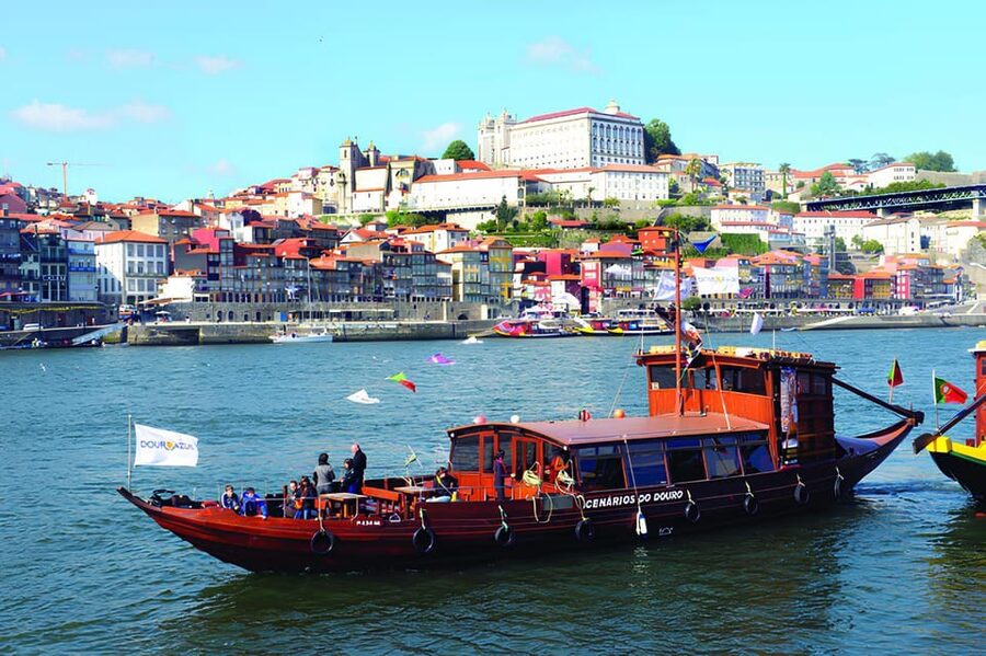 Porto: 50-Minutes Rabelo Boat Cruise on the Douro River - Seeing Porto from a Rabelo boat