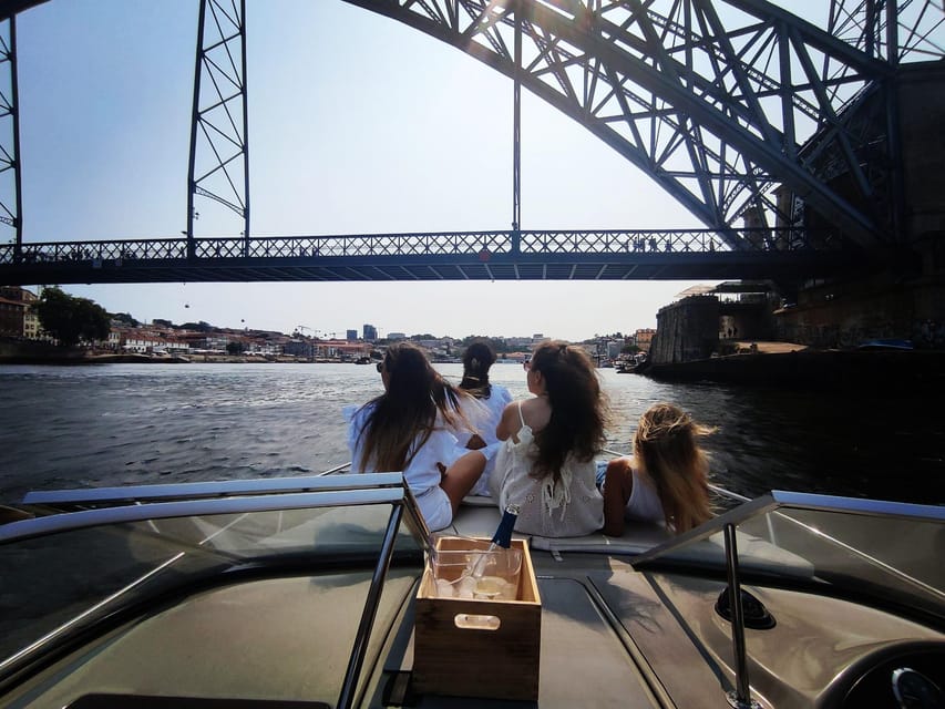 Porto: 6 Bridges and Ribeira Boat Tour with Sunset Option - Alfandega, Porto, and the first close city views