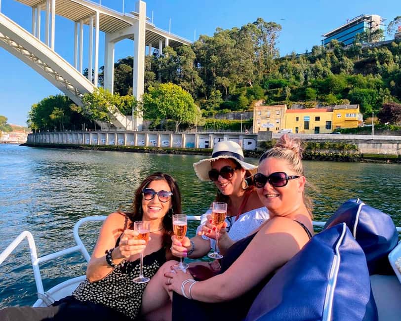 Porto: 6 Bridges and Sunset Boat Cruise with Welcome Drink - Why this two-hour cruise works so well