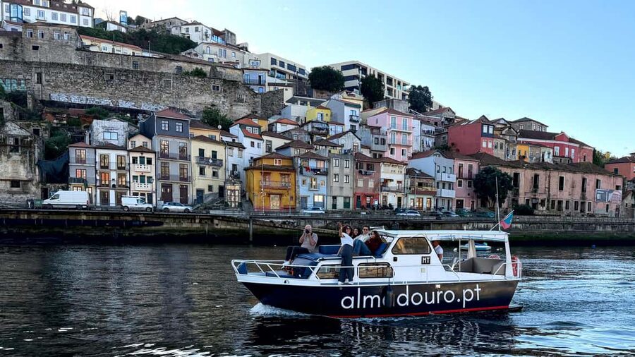 Porto: 6 Bridges and Sunset Boat Cruise with Welcome Drink - Palace of Freixo and the turn toward the Atlantic
