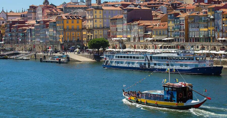 Porto: 6 Bridges Boat Cruise with Port Wine Cellar & Tasting - The bridges that give the cruise its shape