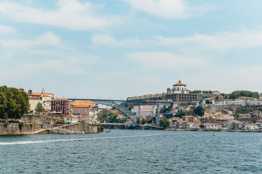 Porto: 6 Bridges Douro River Cruise - From Ribeira to Freixo: the upstream section
