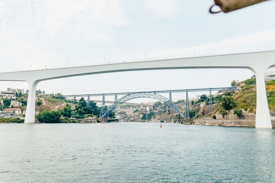 Porto: 6 Bridges Douro River Cruise - Commentary, languages, and what you will learn