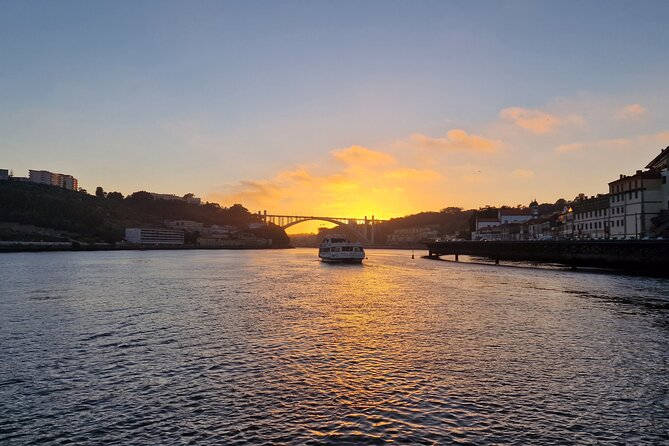 Porto: 6 bridges tour, Douro river with 4 Port Wine tasting - The newer Porto viewpoint and the turn near Freixo