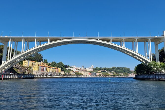 Porto: 6 bridges tour, Douro river with 4 Port Wine tasting - Four Ports, blankets, and a comfortable pace