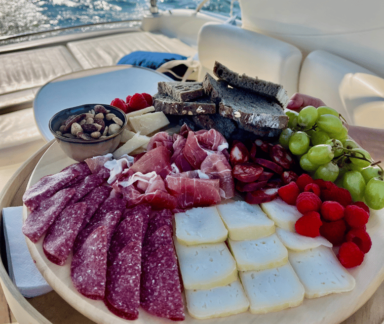 Porto: 6 Bridges Yacht Cruise with Local Wine & Snacks - How the two hours feel