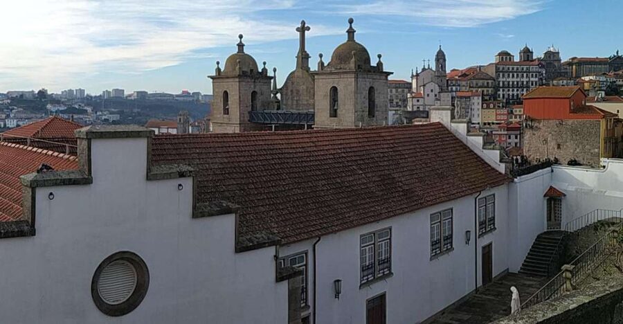 Porto: a ride along the coast in a fun eco-friendly car - Is $51 a fair price?