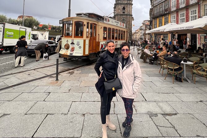 Porto Adventure - Explore the City from Inside - Porto Cathedral and the climb toward the old center