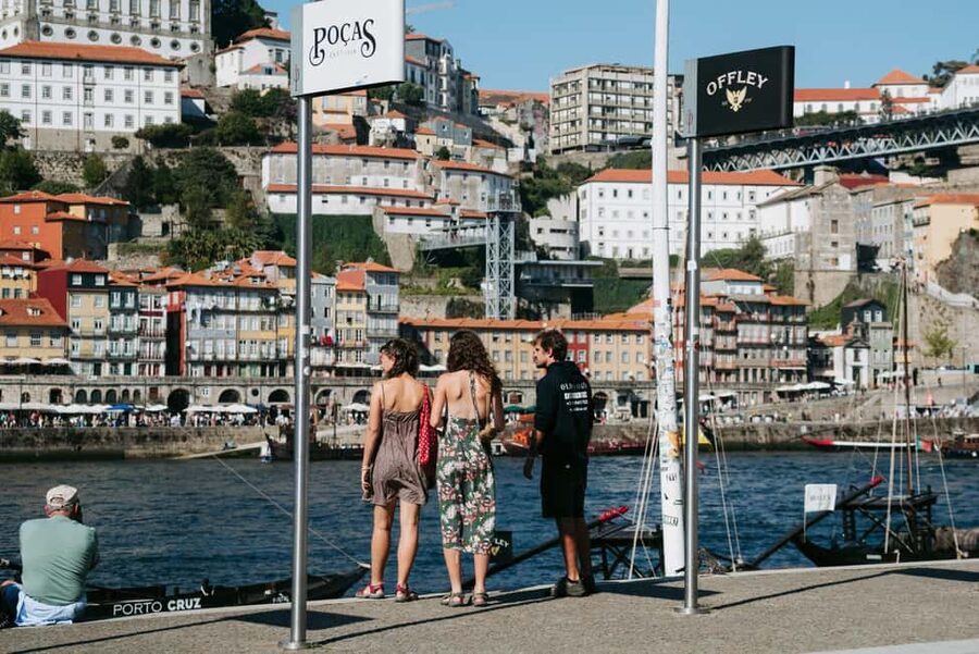 Porto and Foz: Private Douro City Tour in an Electric Ford T - Jardim do Passeio Alegre and the approach to Foz