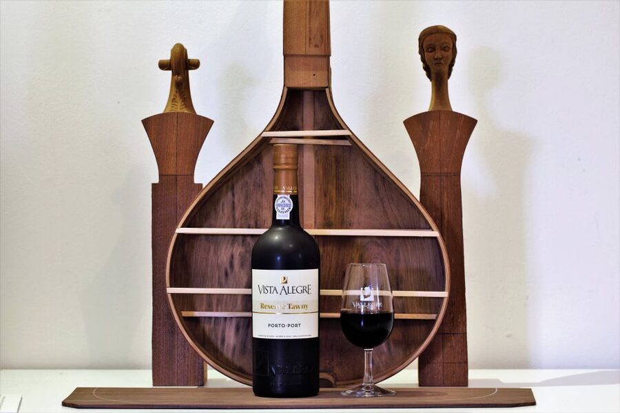 Porto: Authentic Fado Show, Port Wine & Handmade Instruments - Who should book this Fado show?