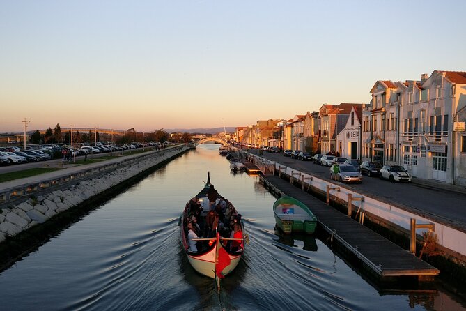 Porto: Aveiro with cruise, Costa Nova, Capelha do Senhor da Pedra - Guides, group size, and the pace of the day