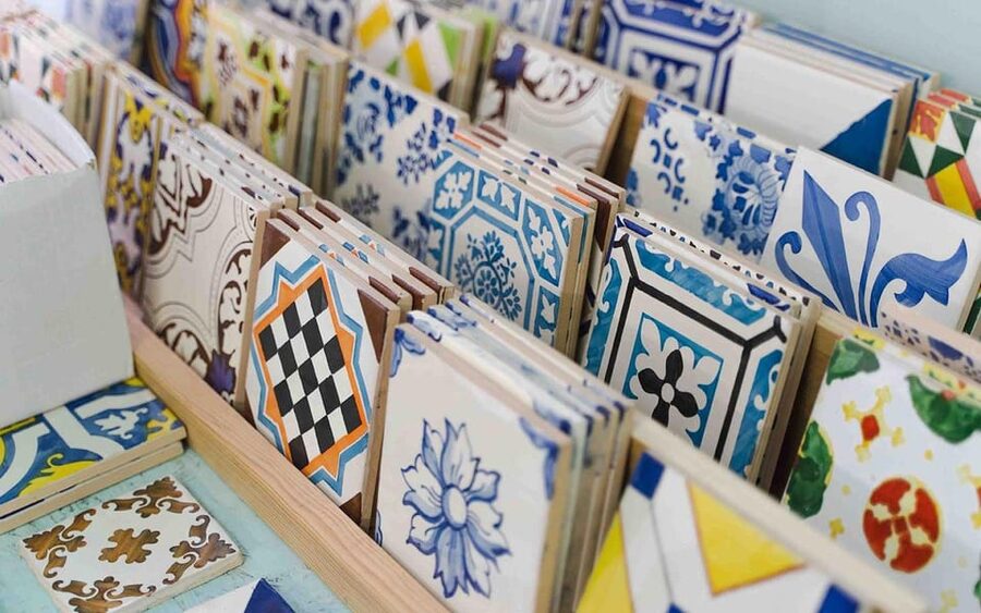 Porto: Azulejos Tiles Walking Tour - Starting at Carmo Church’s tiled facade